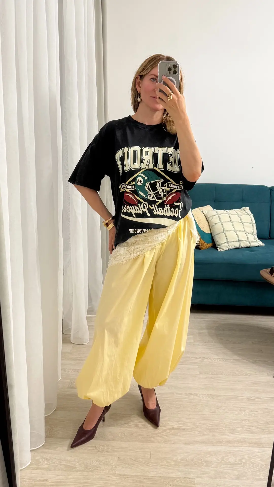 С летом, нас, девчонки🥰