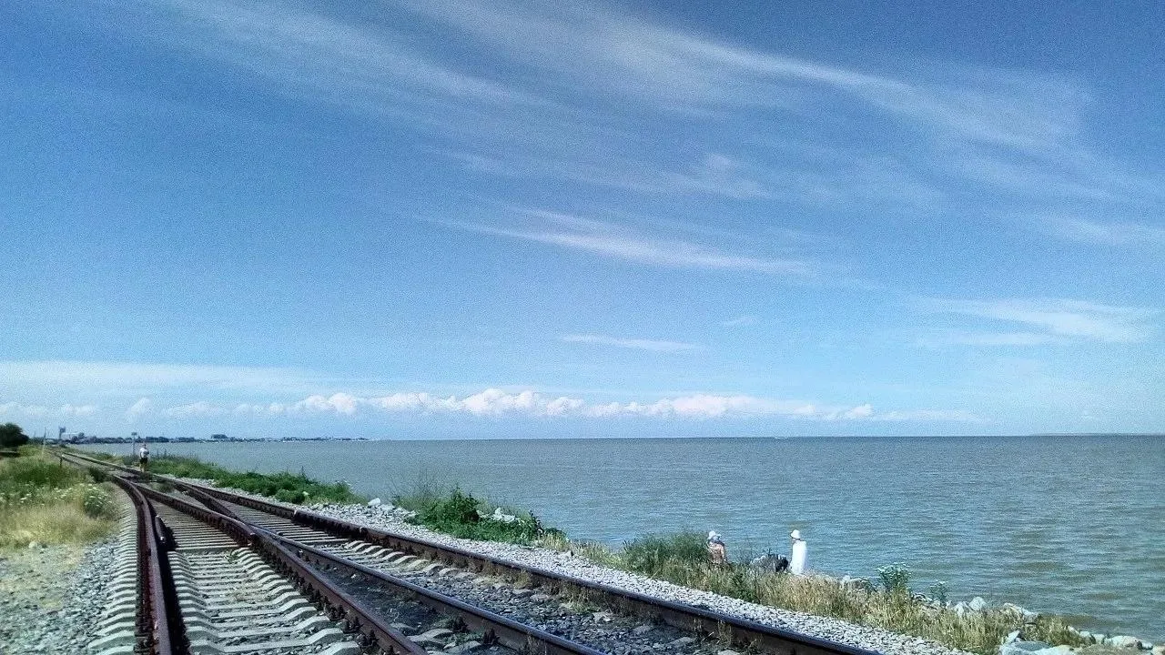 🌊 Ейский лиман, 18 июня

Что может быть лучше летнего отдыха?

📸 Фото Ейска


Подписаться на Барах