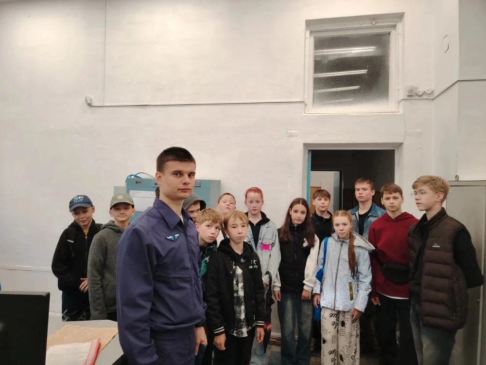 День 4: Экскурсия на аэродроме Мигалово: ребята посетили музей авиации, попробовали себя в роли пило