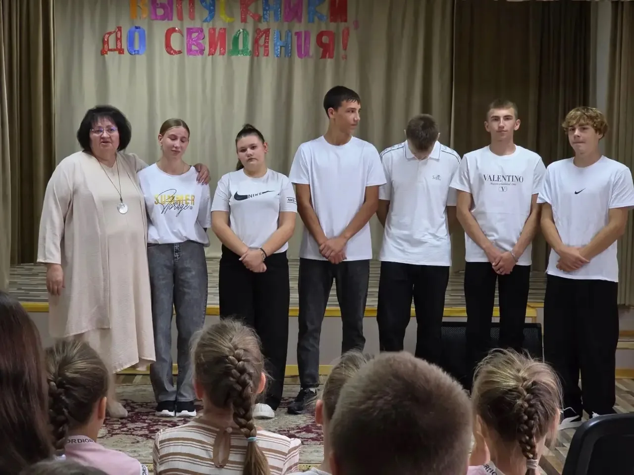 В ДОБРЫЙ ПУТЬ, ВЫПУСКНИКИ!