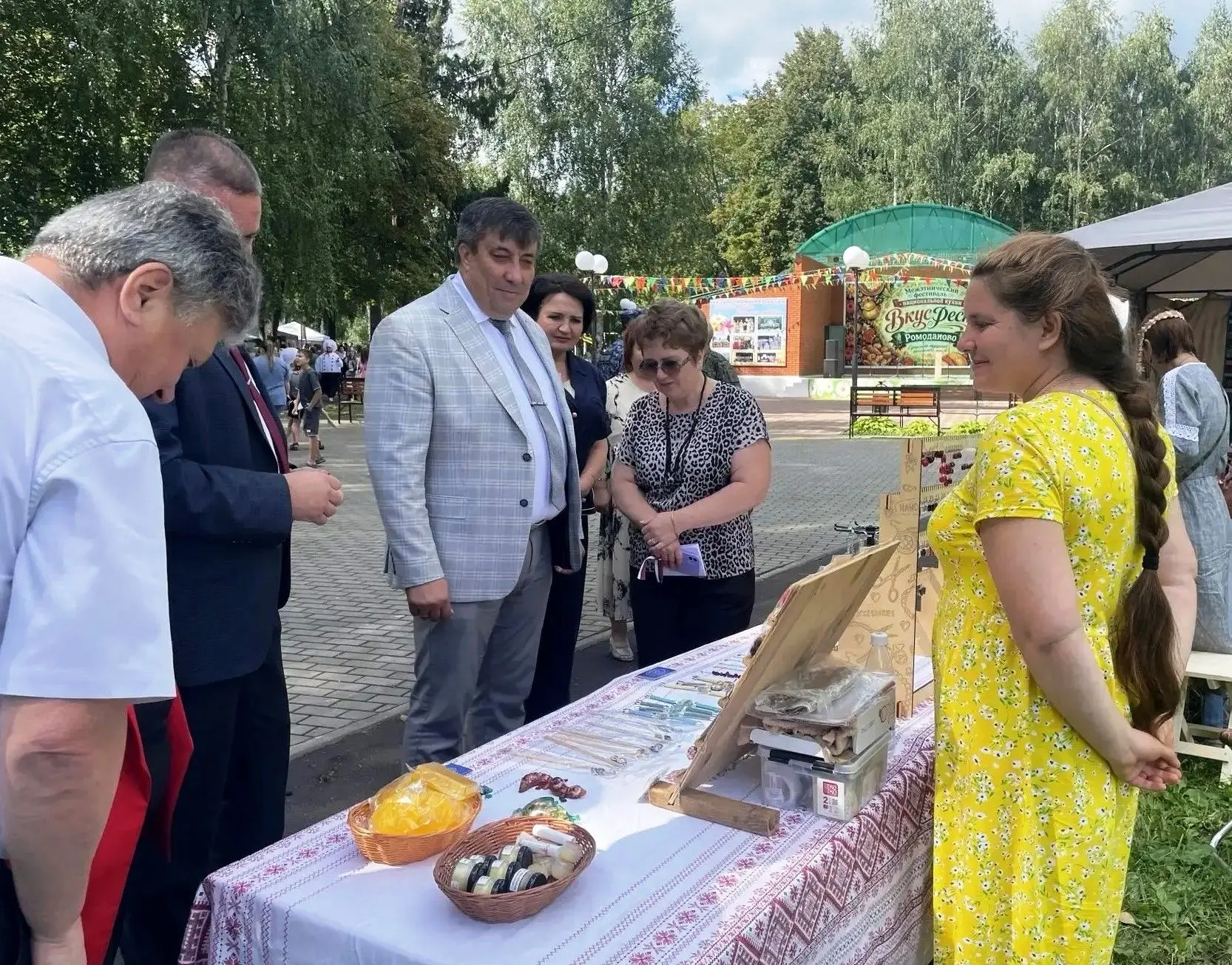 🇷🇺🥐 В Ромоданово ярко прошёл фестиваль «ВкусФест» и День Государственного флага!