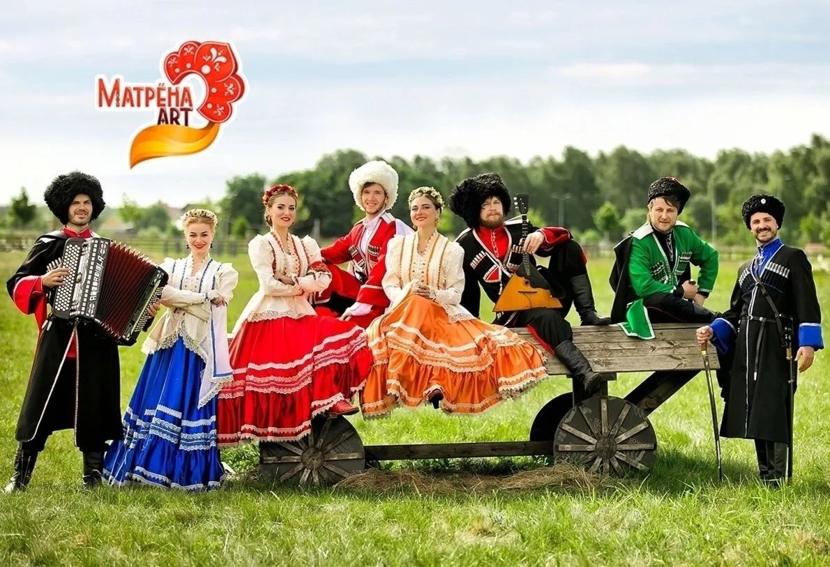 Встречайте на сцене: фольклорный ансамбль «Матрёна-Арт»!