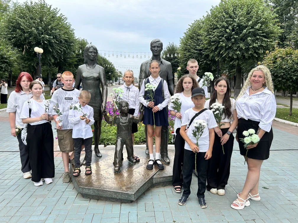 🙏27 июля  жители и гости  Йошкар-Олы приняли участие в акции в память о детях, невинно погибших от 