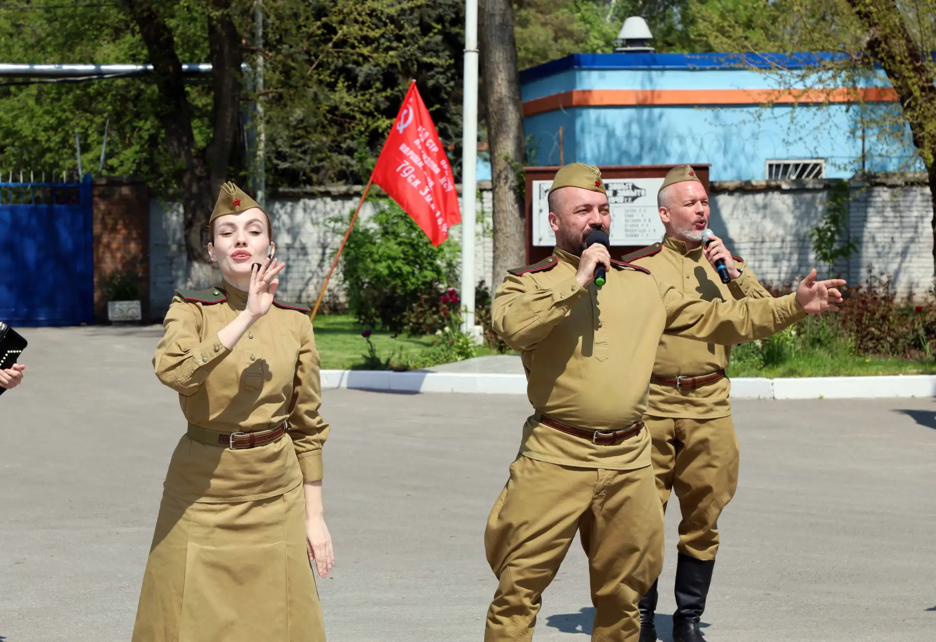 С Днём Великой Победы!🌹  Каждый год этот праздник приходит к нам с весной, сиренью, тёплым ветром, ч