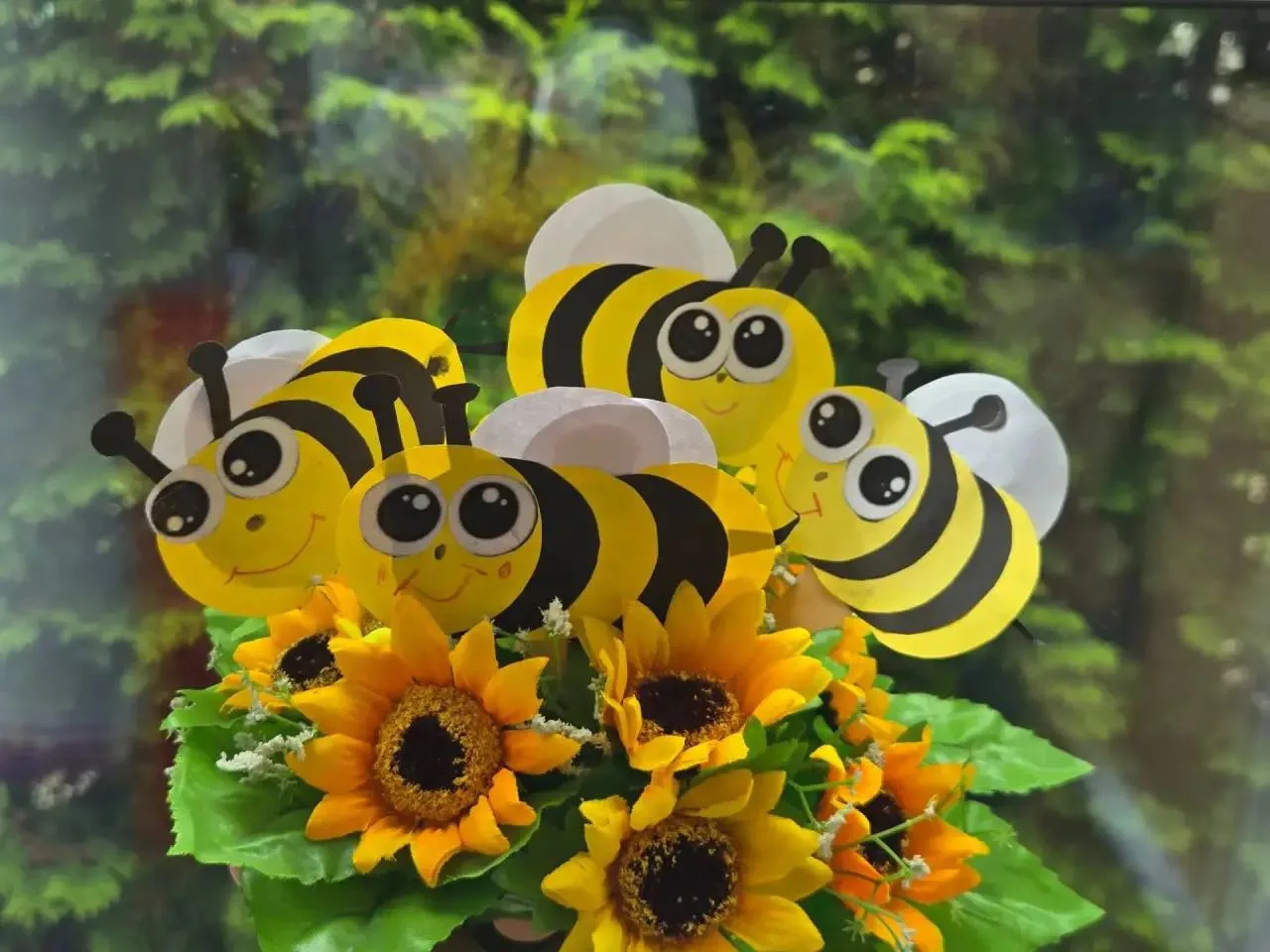 Сегодня в нашем детском саду прошёл тематический «День насекомых»! 🐞🐝🦋

На занятии по английскому