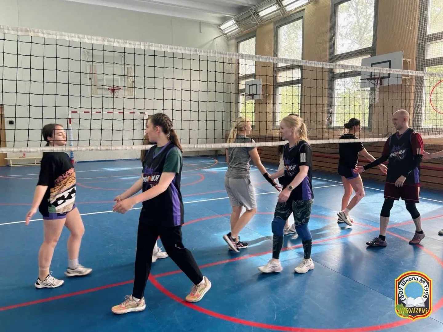 🏐 Учителя vs ученики: волейбольное дерби  В нашей школе состоялся товарищеский матч по волейболу меж