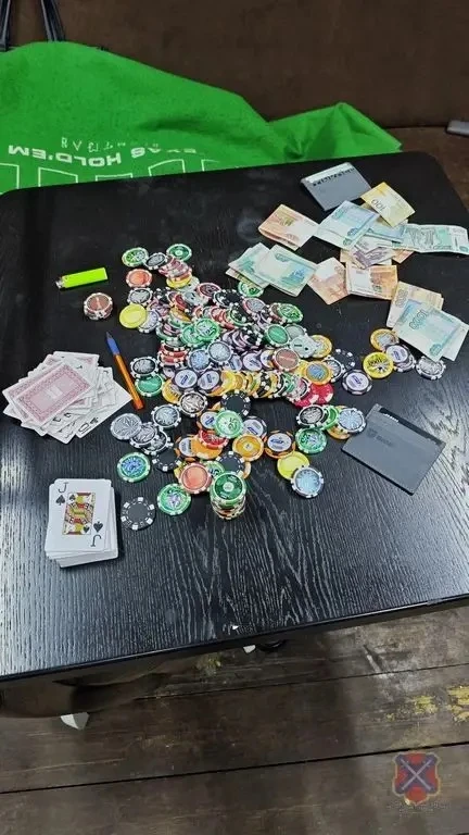 🚨 В ВОЛЖСКОМ НАКРЫЛИ ПОДПОЛЬНЫЙ ИГОРНЫЙ КЛУБ

🎰 Волгоградские оперативники пресекли деятельность о