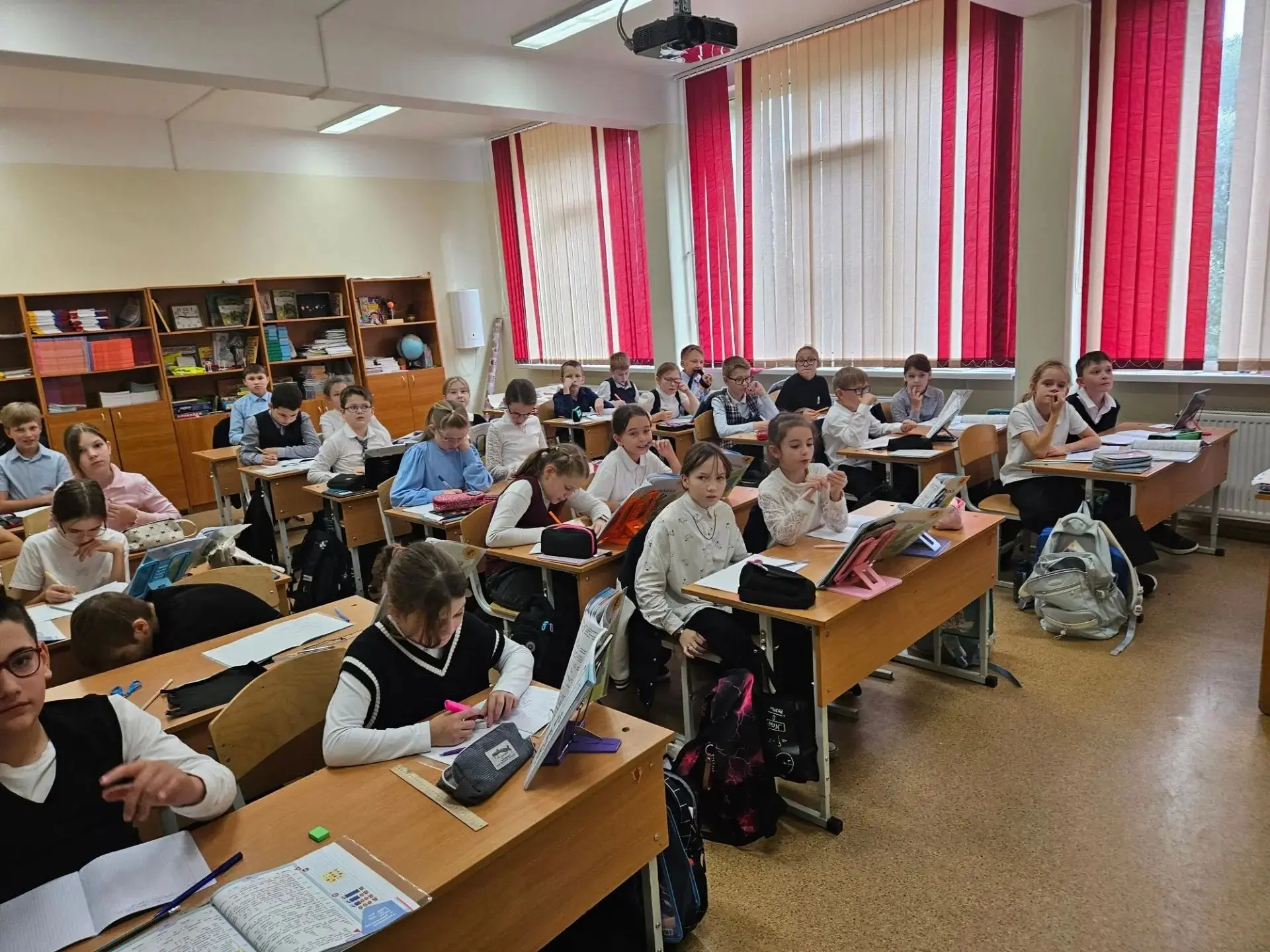 🧮 День самоуправления: математика с огоньком! 🔥Соболев Даниил и Аликин Даниэль из 9 «...