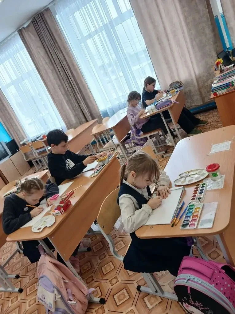 На прошлой неделе во 2-3 классе прошёл классный час, посвящённый Году единства народов ...