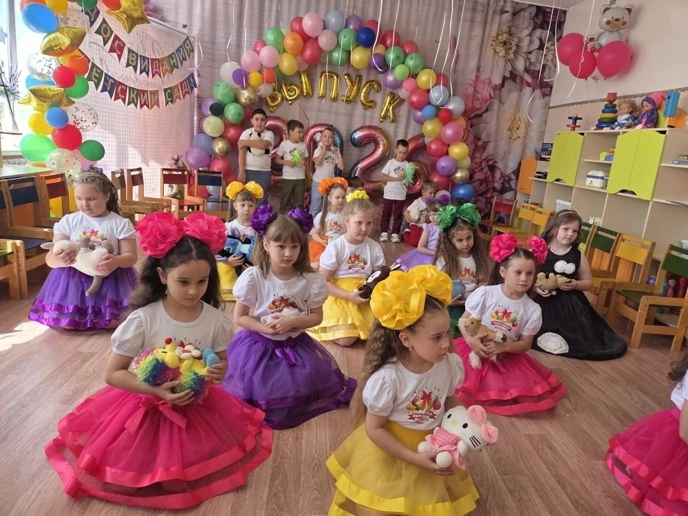 Сегодня  9 июня отмечают день друзей!