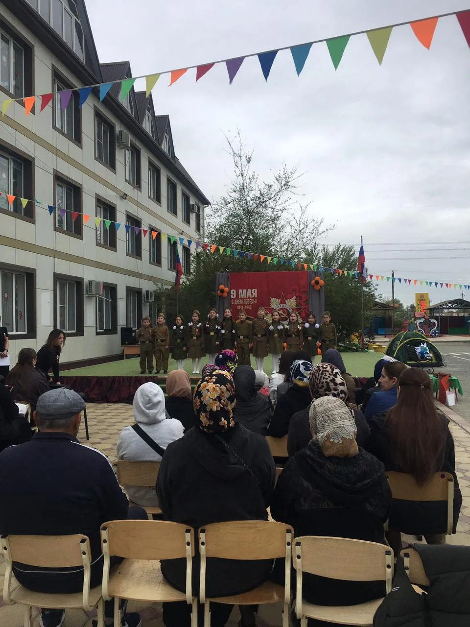 🎖 К 81-й годовщине Великой Победы в Кизляре состоялся праздничный концерт «О героях бы...