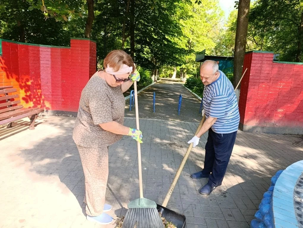 Провели субботник в рамках трехмесячника по благоустройству, озеленению и санитарной очистке террито
