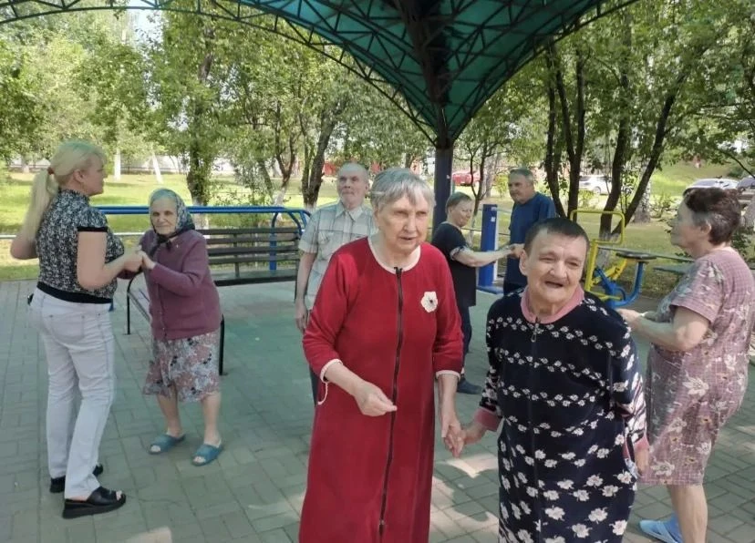 В Сосновском доме - интернате,раз в неделю проходит особенный день-День танца.Это постоянная добрая 