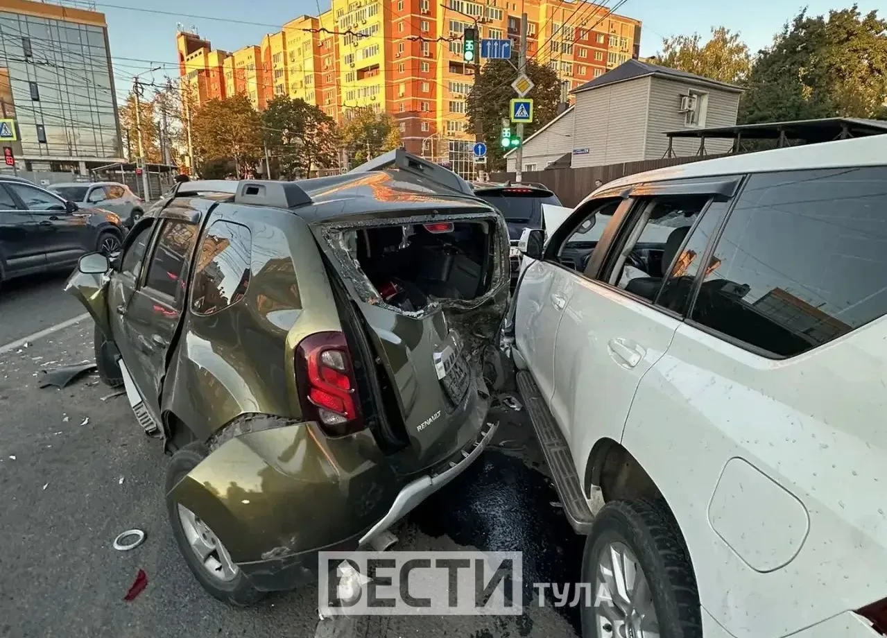 Кадры с места массовой аварии в Туле