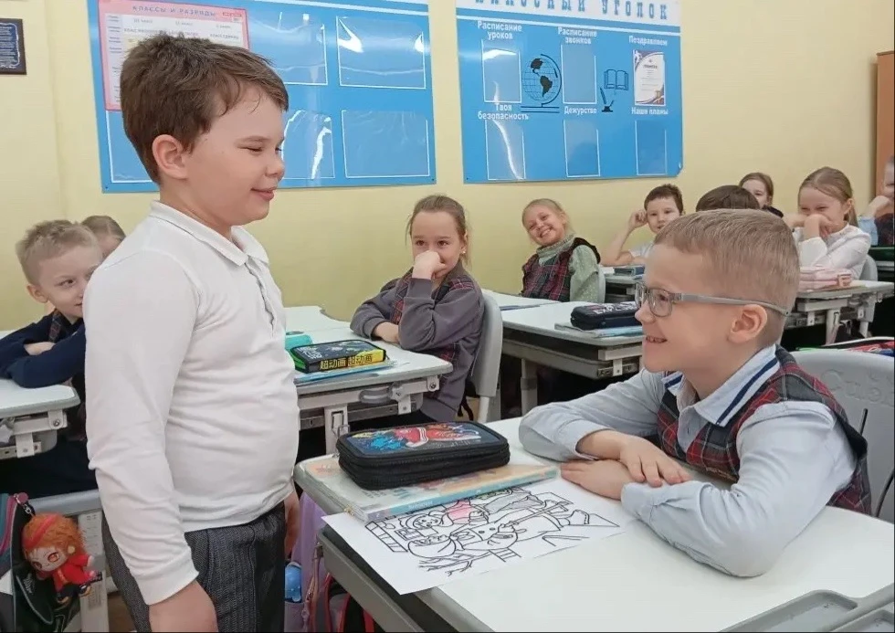 🌟 День 2️⃣ В рамках "Недели доброты" наш 1 «В» класс провели замечательное мероприятие ! 💖🎉    Дети 