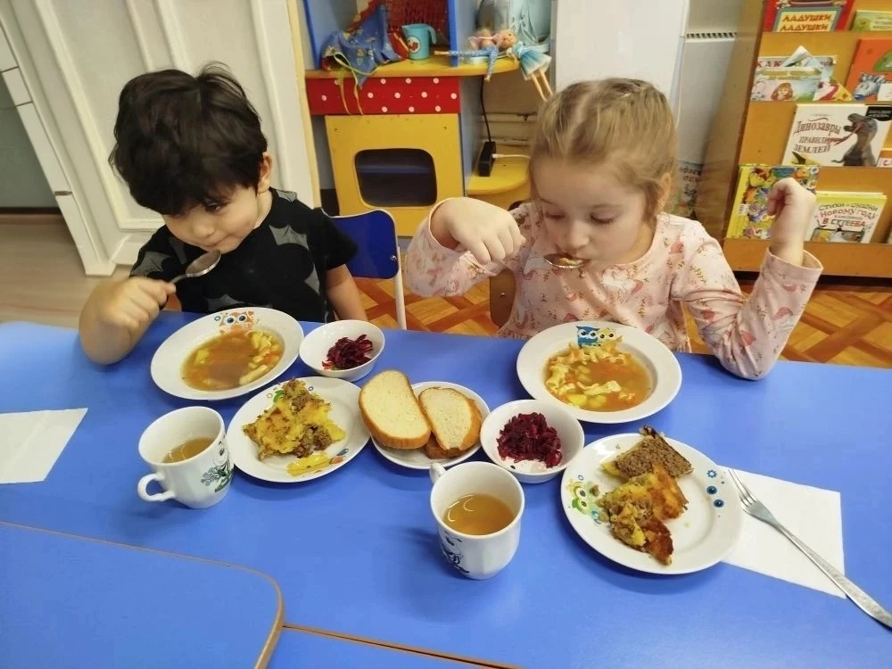 Животик проголодался и интересуется: а что же у нас на обед?😋   Вчера у ребят, в дошкольном корпусе 