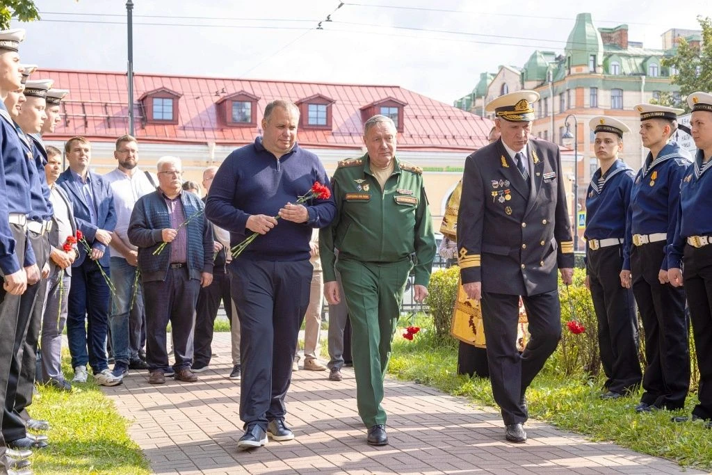 🕯 В сквере Орденского собора Святого апостола Андрея Первозванного состоялась торжеств...
