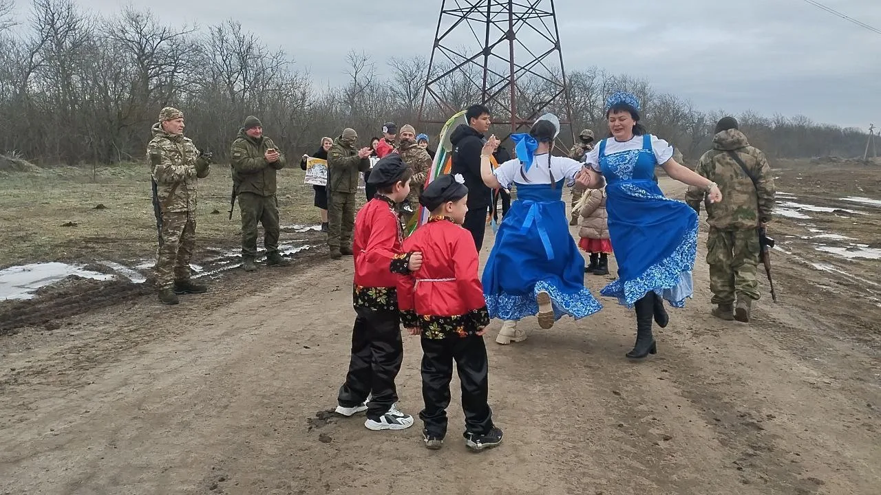 Сегодня ученики ГБОУ " ЗАРЯНСКАЯ ШКОЛА ВОЛОДАРСКОГО МУНИЦИПАЛЬНОГО ОКРУГА" провели акци...