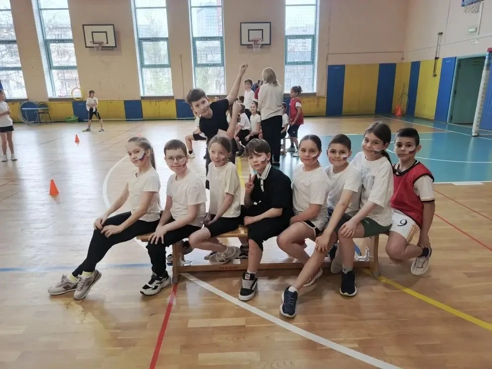 Весёлые старты 🏃‍♂️ 🏃‍♀️   В среду третьеклассникам представилась возможность показать свою силу, ло