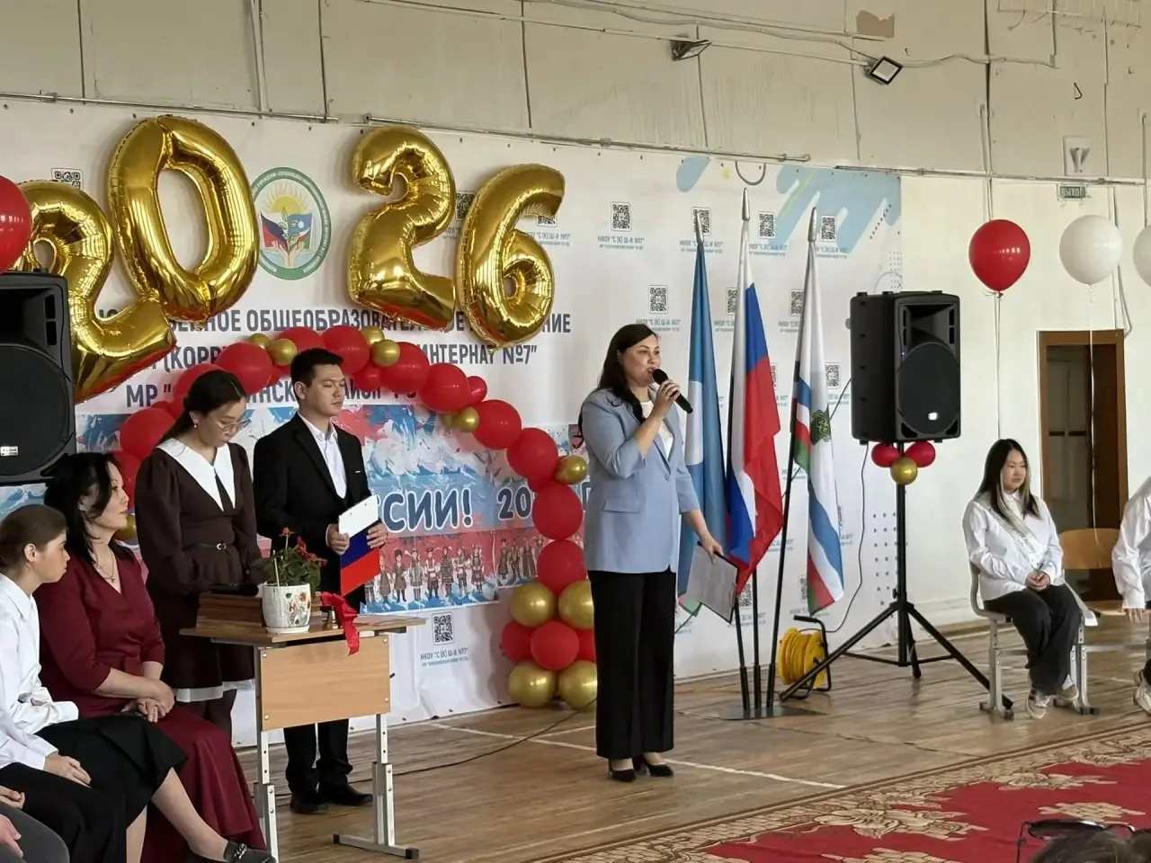 В школе прошла торжественная линейка «Последний звонок» для 9-х классов