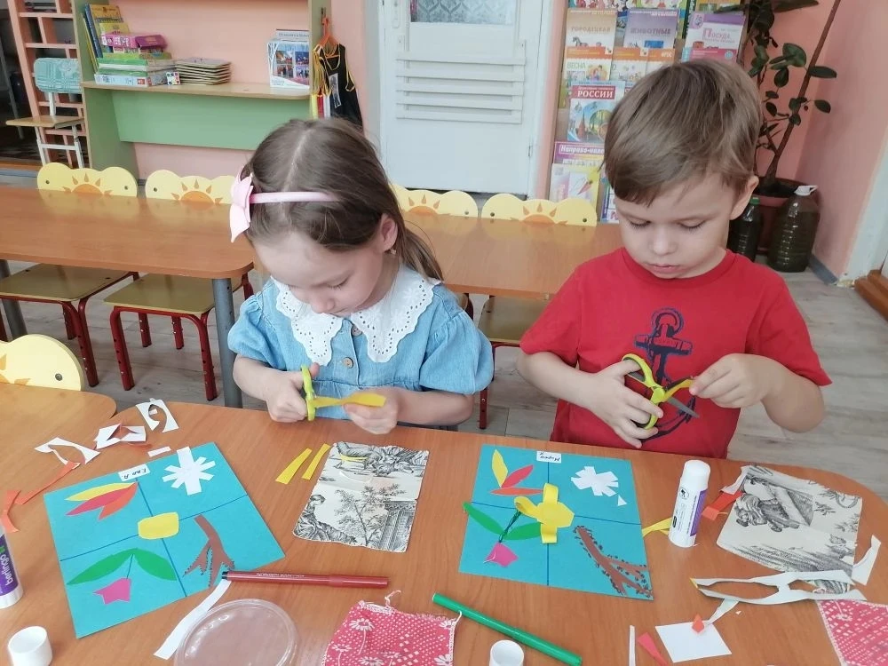 На этой неделе мы с детьми средней группы повторяли времена года, вспомнили их приметы ...