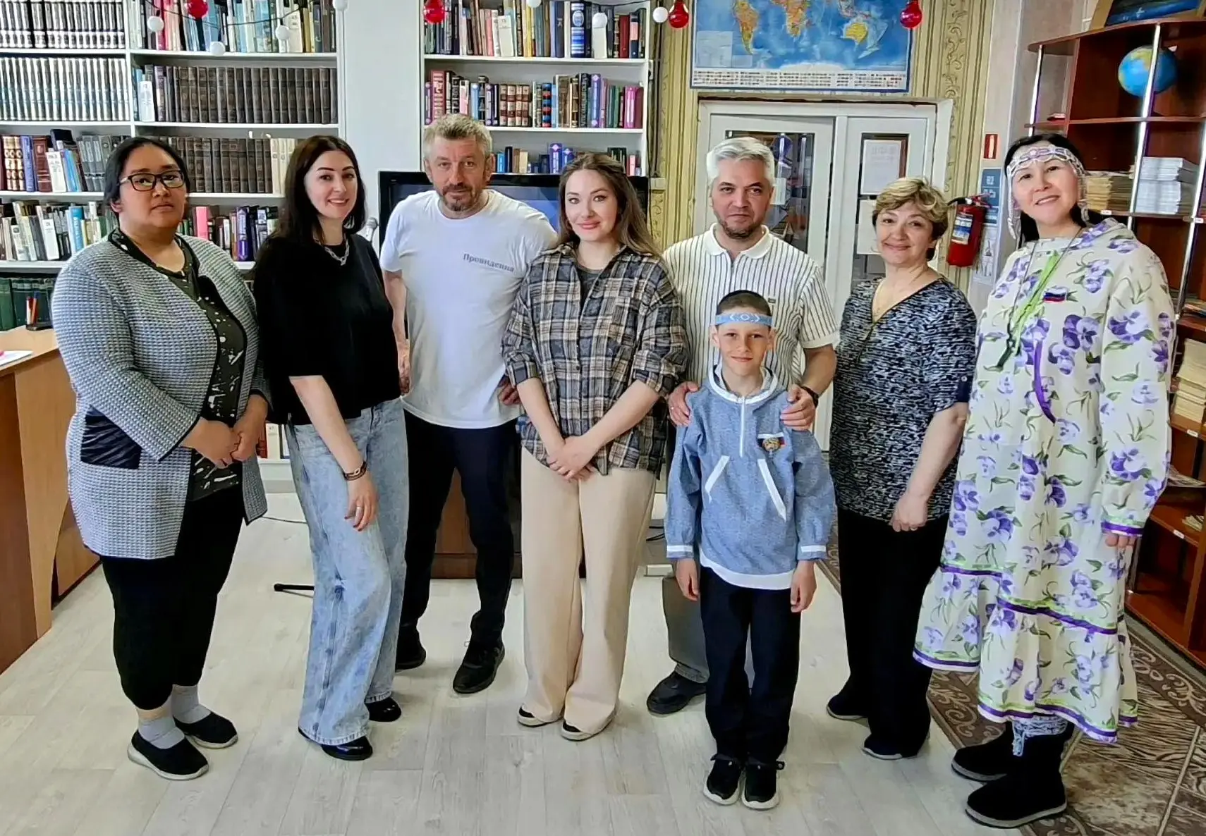 Литературная гостиная встретила гостей — тепло, душевно, по‑северному!

📌 14 июня в литературной го