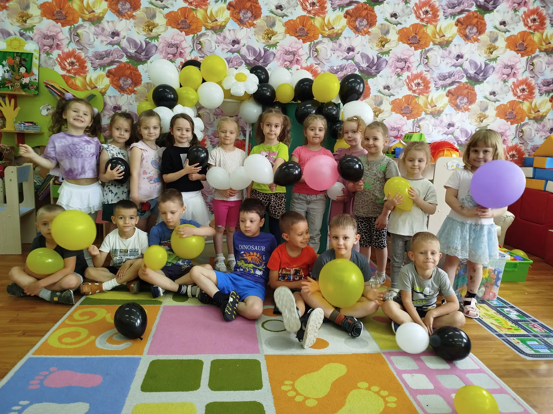 Лето началось с улыбок! 🎈🌈✨