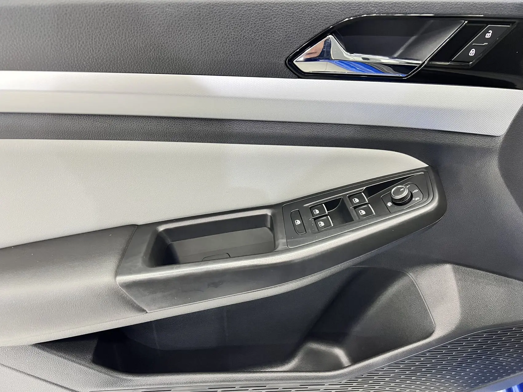 🚗 Volkswagen Bora 200TSI DSG Smart PRO (2023) 🚗  В наличии в Китае 🇨🇳 (Уссурийск)  Характеристики:  