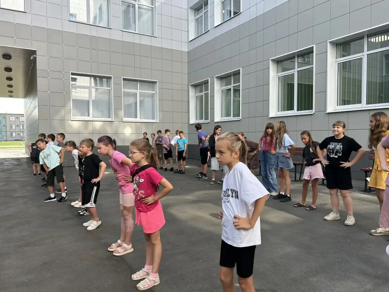Сегодня в нашем лагере дневного пребывания прошёл удивительно многогранный день. Мы успели хорошеньк
