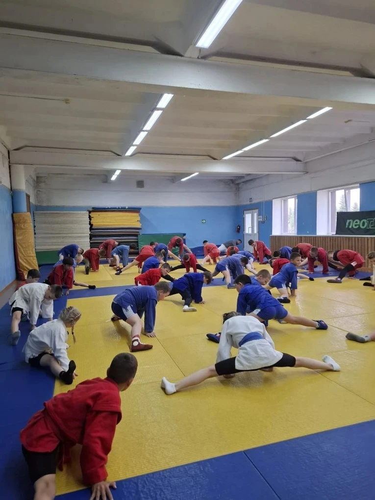 🥋 Итоговое открытое тренировочное занятие по борьбе самбо 🥋

21 мая в спортивной школе прошло итог