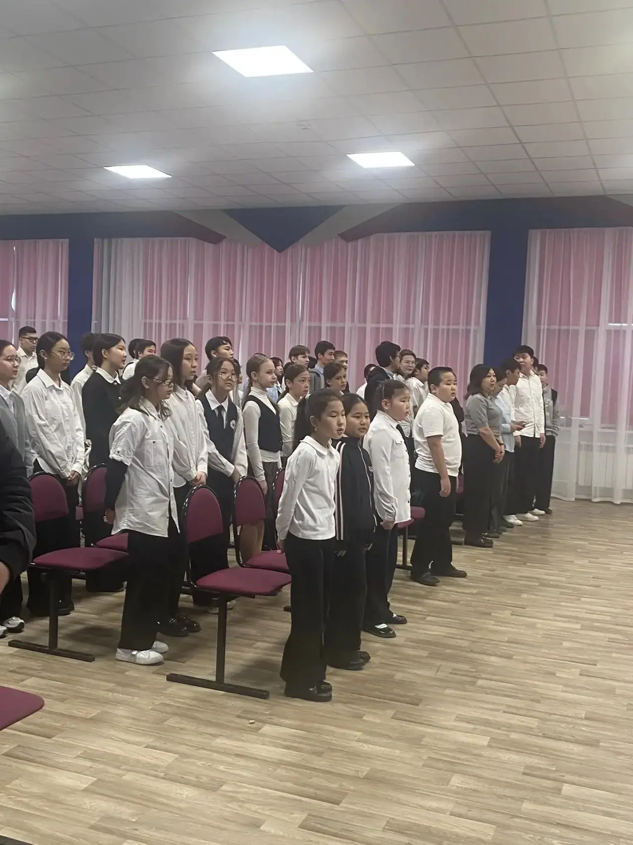 🌐🎖️Сегодня, 2 марта , в нашей школе состоялась традиционная линейка, на которой мы награждали наших 