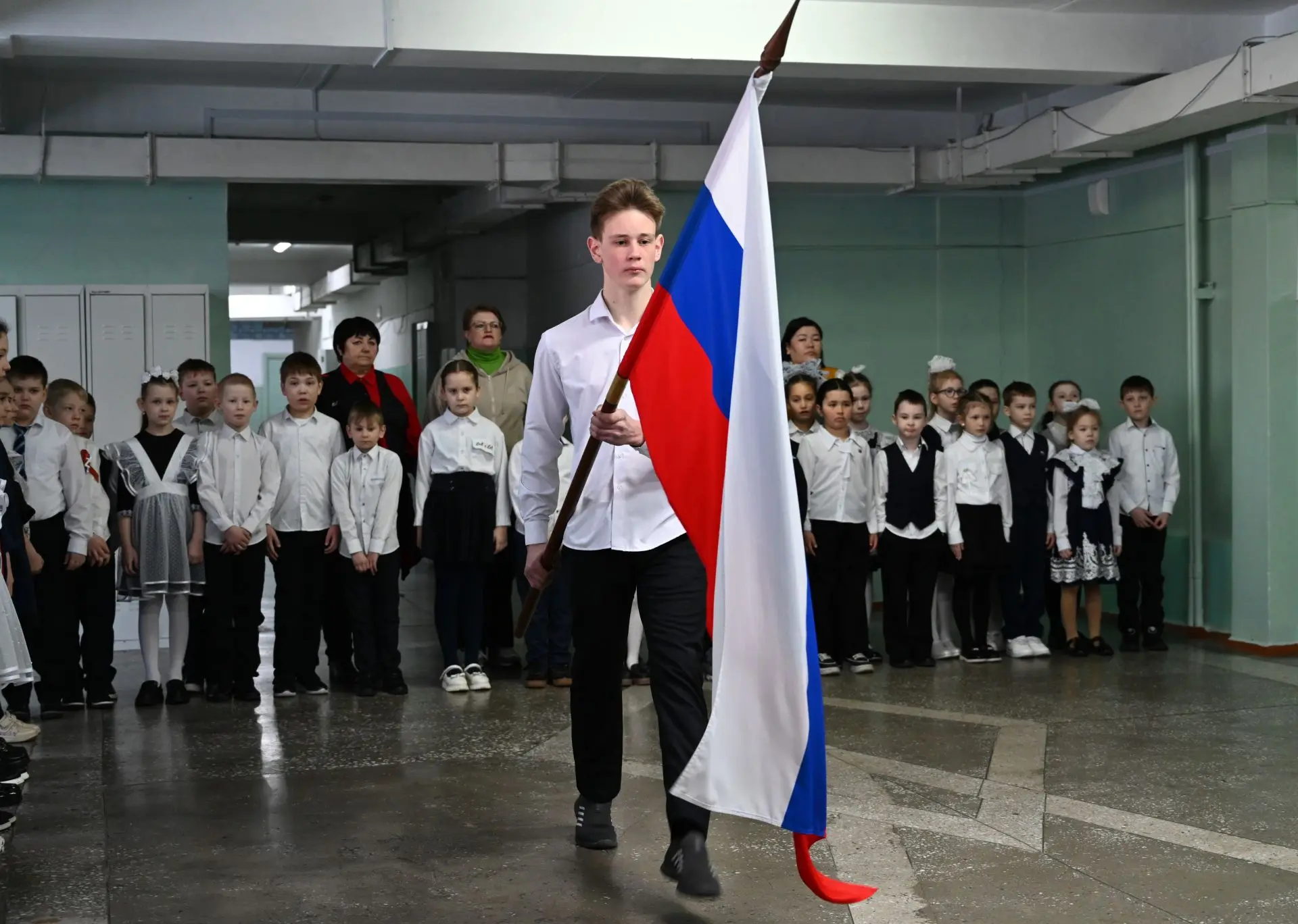 🗓️ Сегодня в Юкталинской школе прошла торжественная линейка, посвящённая годовщине Вос...