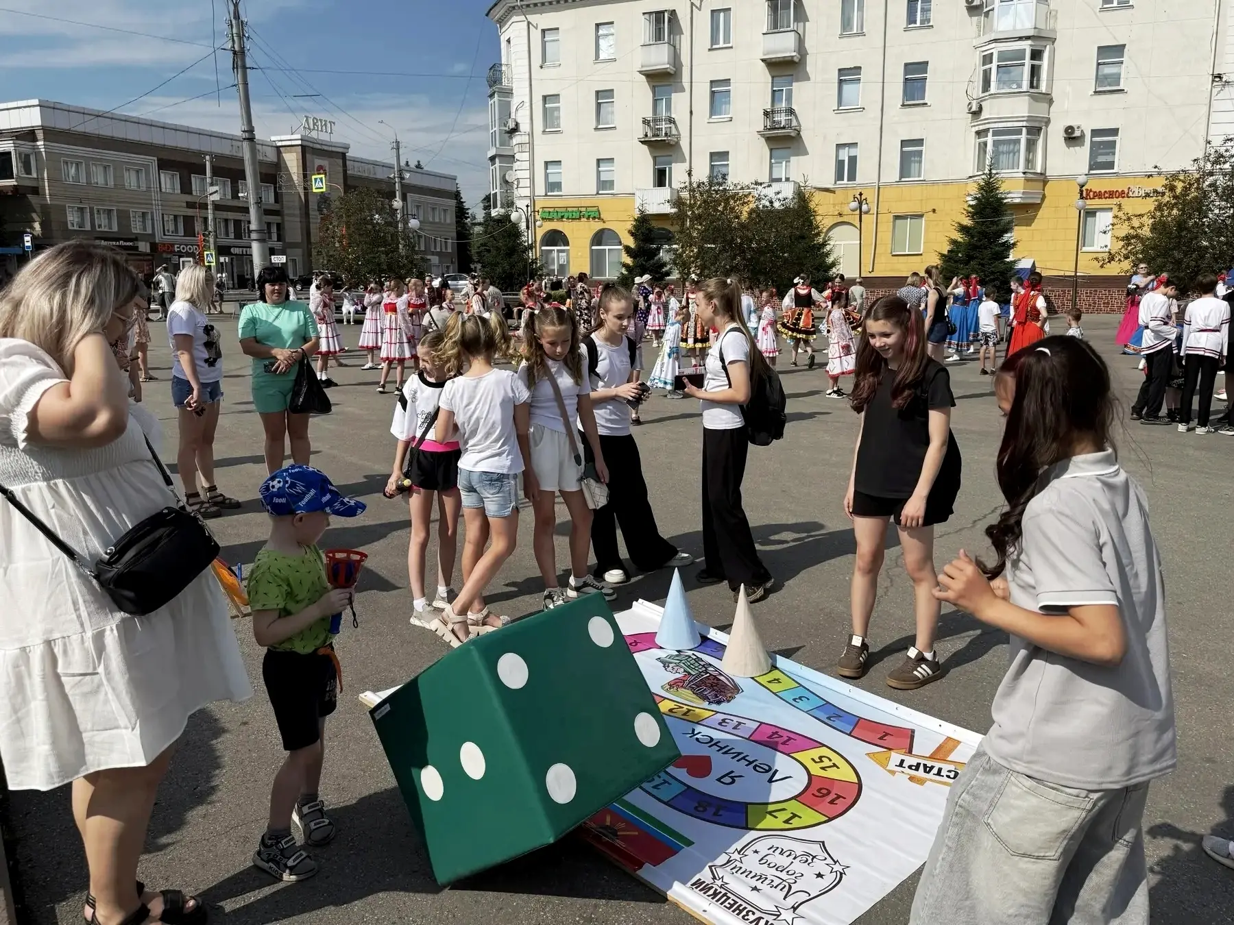 ✨ История Ленинска-Кузнецкого: играем, читаем, изучаем с библиотекарями

11 июня на площади Победы б
