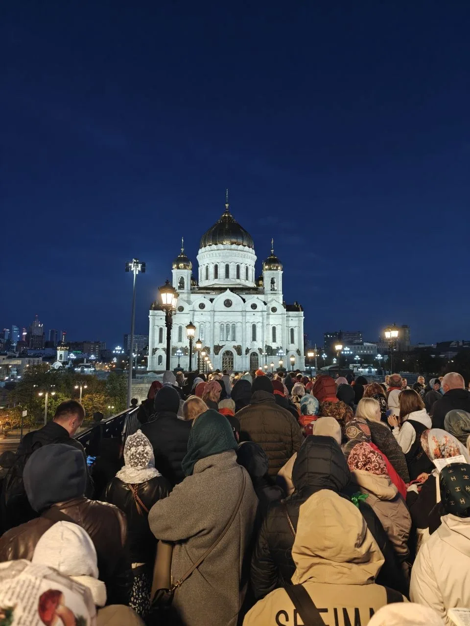 Храм еще не открыт,но мы каким то чудесным образом потихоньку движемся!