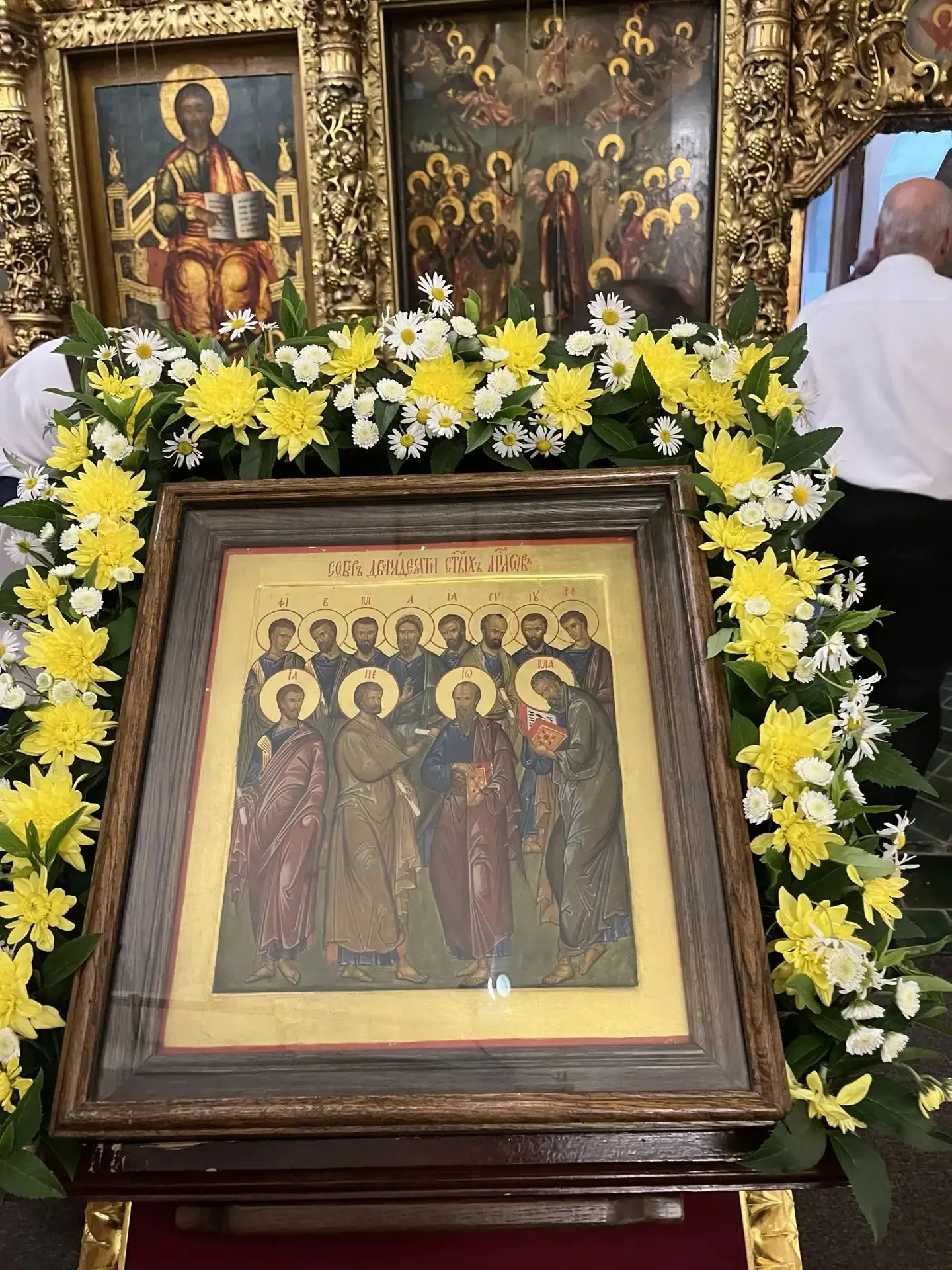 Хор нашего храма сегодня пел в Кремле на службе престольного праздника храма 12-ти апостолов