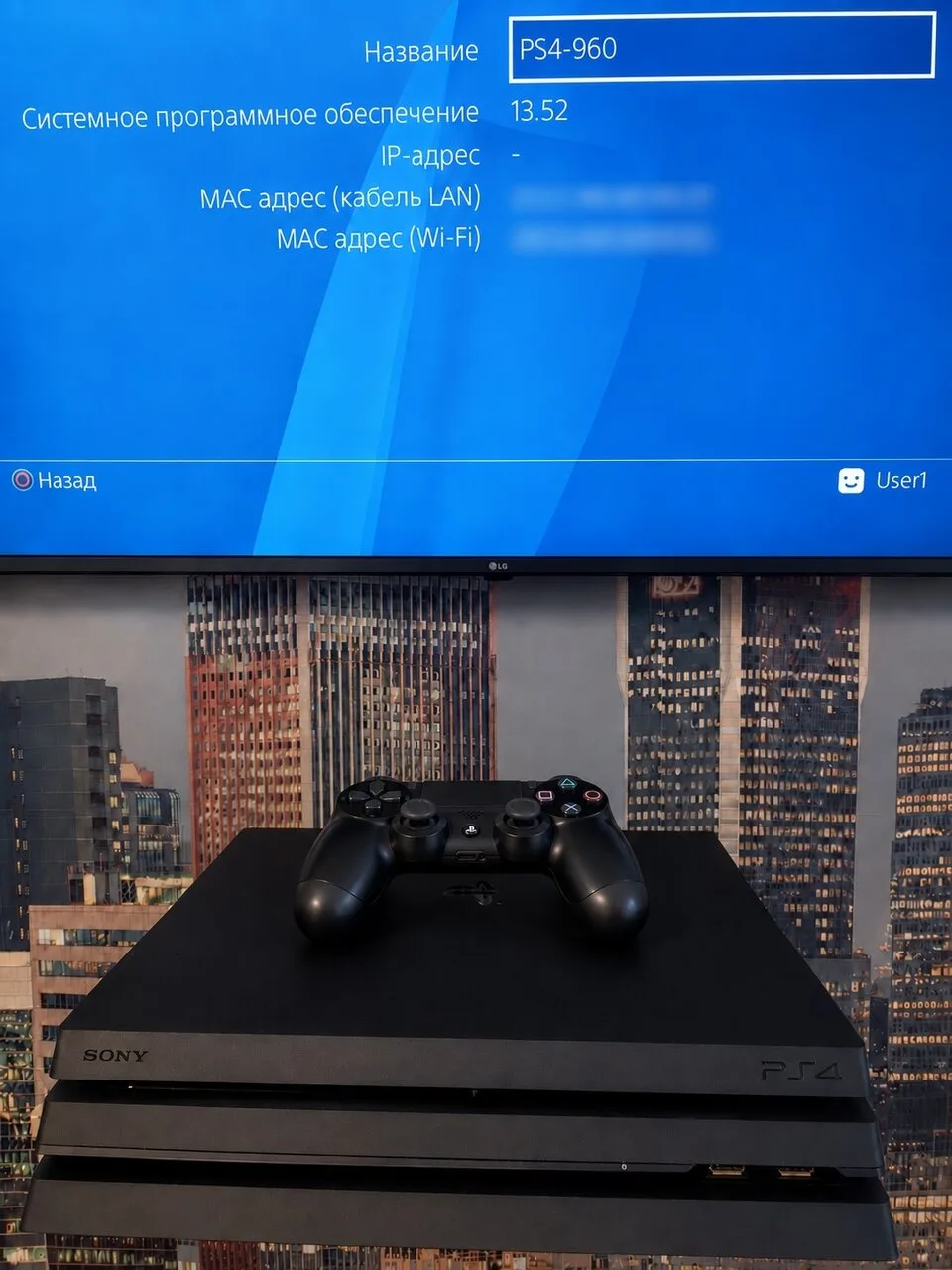 Продам Sony PlayStation 4 Pro 1 TB, прошитая, состояние новой, Макеевка, 30 000 ₽
