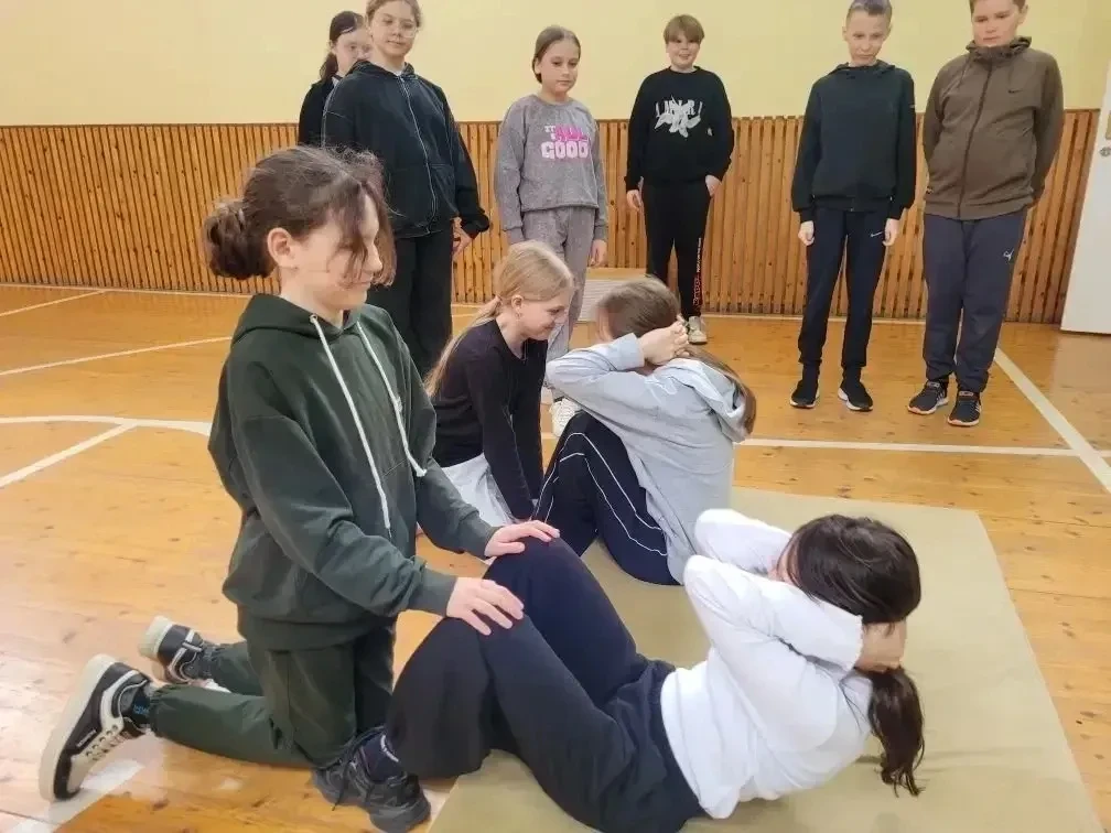 🚀🌏🪐10 апреля, в преддверии празднования Дня космонавтики, в спортивном зале нашей шк...