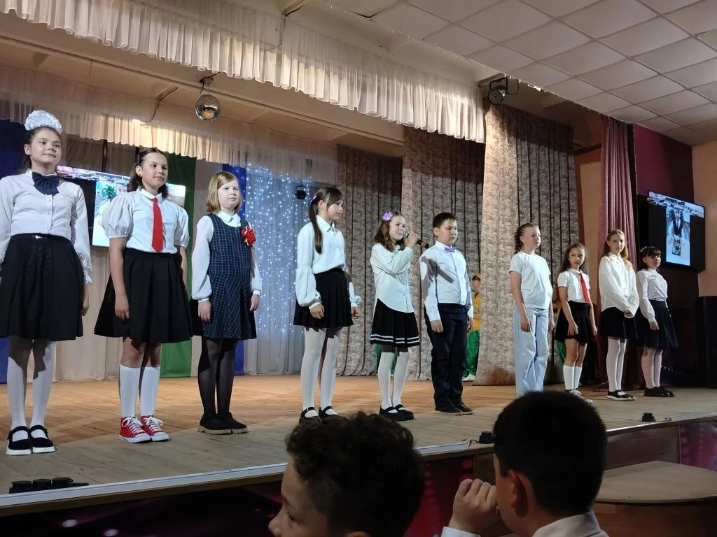 🎓 Выпускной 4 класса: новый этап в жизни!  22 мая в гимназии прошёл особенный праздник — выпускной д