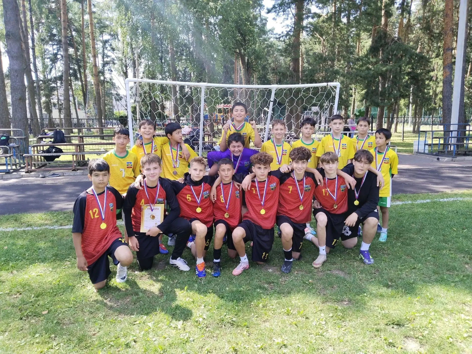 15 августа запомнится ярким футболом! В рамках празднования Дня города Жуков прошел тур...