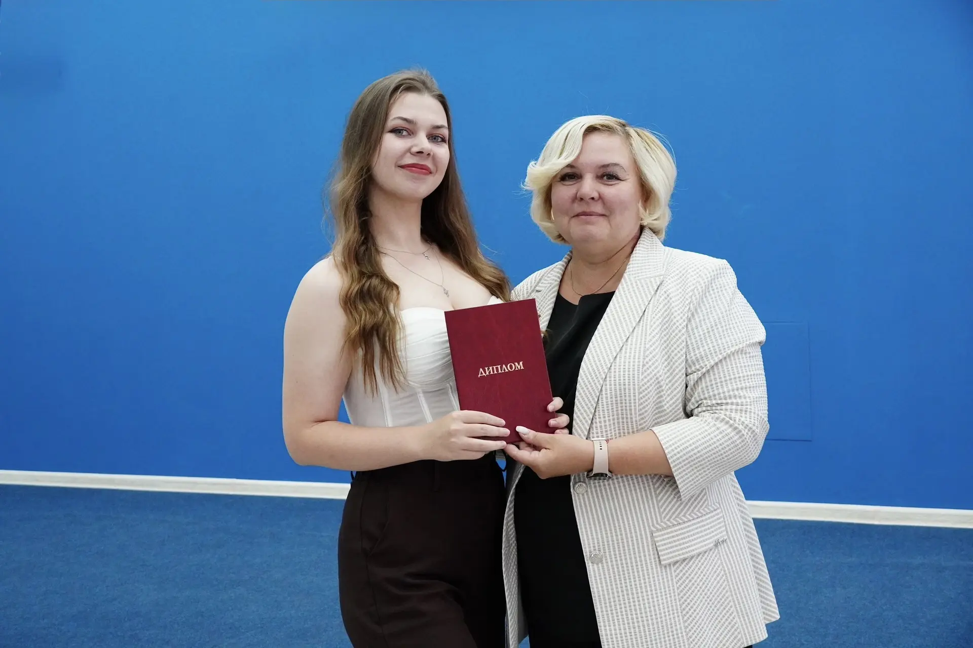 Поздравляем Алёну Сергеевну с получением диплома о профессиональной переподготовке воспитателя! 🎉 Ж