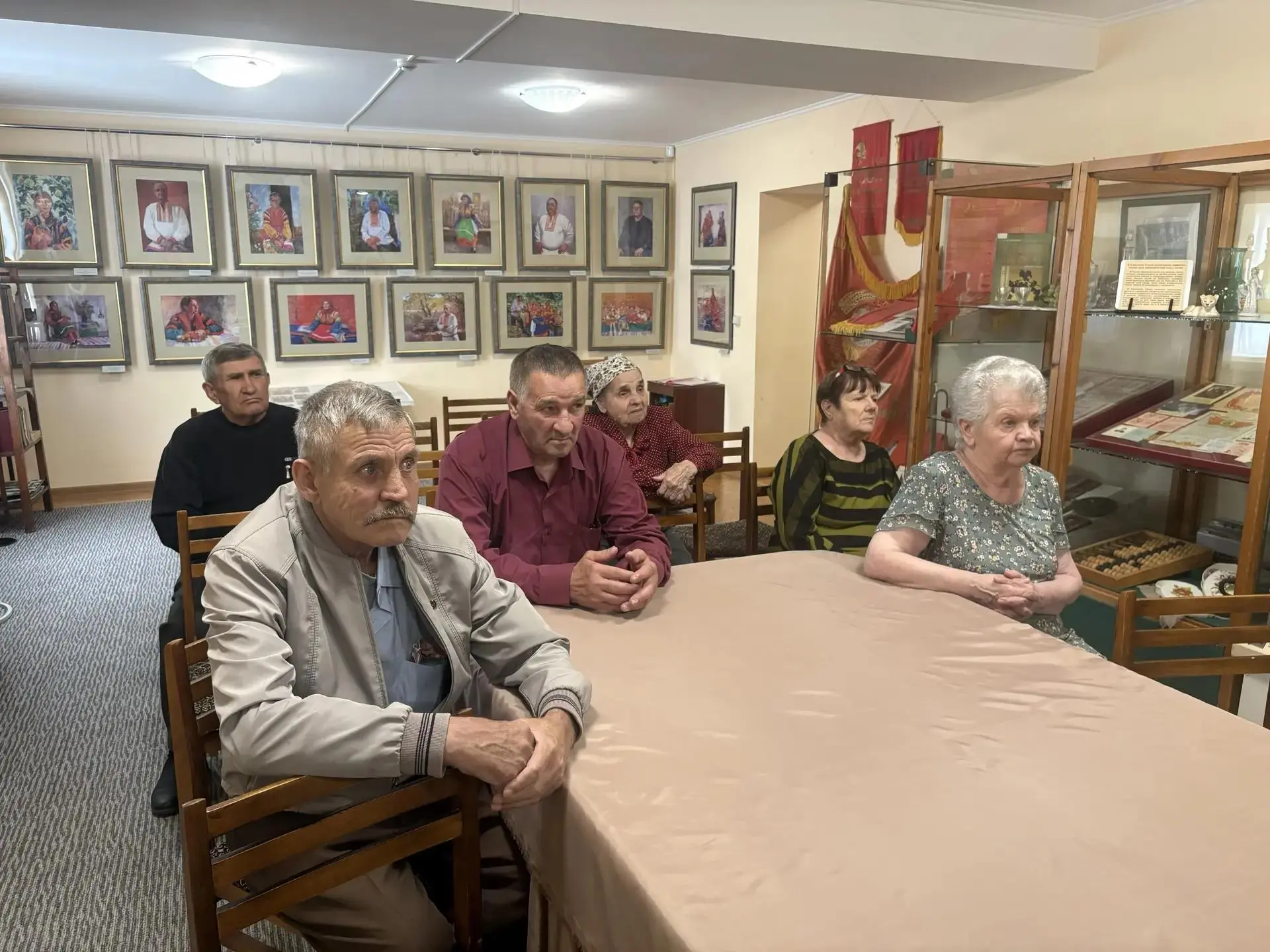 Экскурсия в музей
30 июня жители нашего Дома посетили Новокумский филиал Ставропольского краевого му