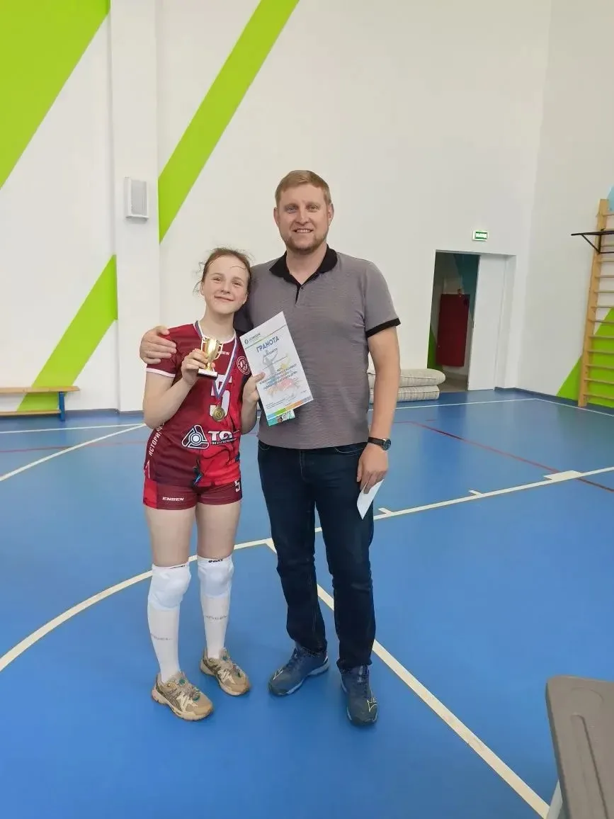 🏐Турнир ко Дню защиты детей в Новомосковске

30 мая на волейбольной арене сошлись три команды юных 