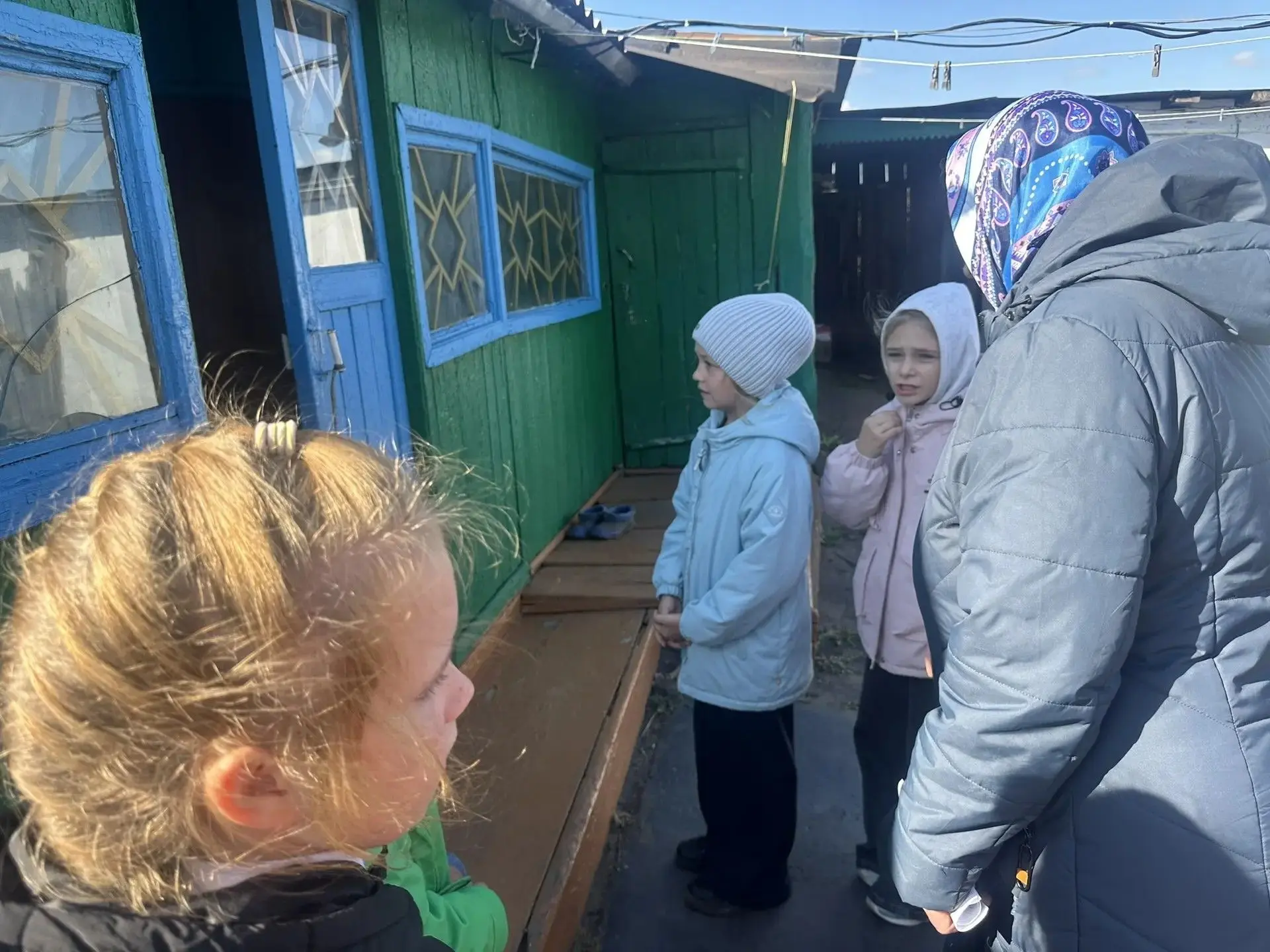 🌷 В преддверии Дня пожилого человека мы вместе с младшими классами навестили наших дор...