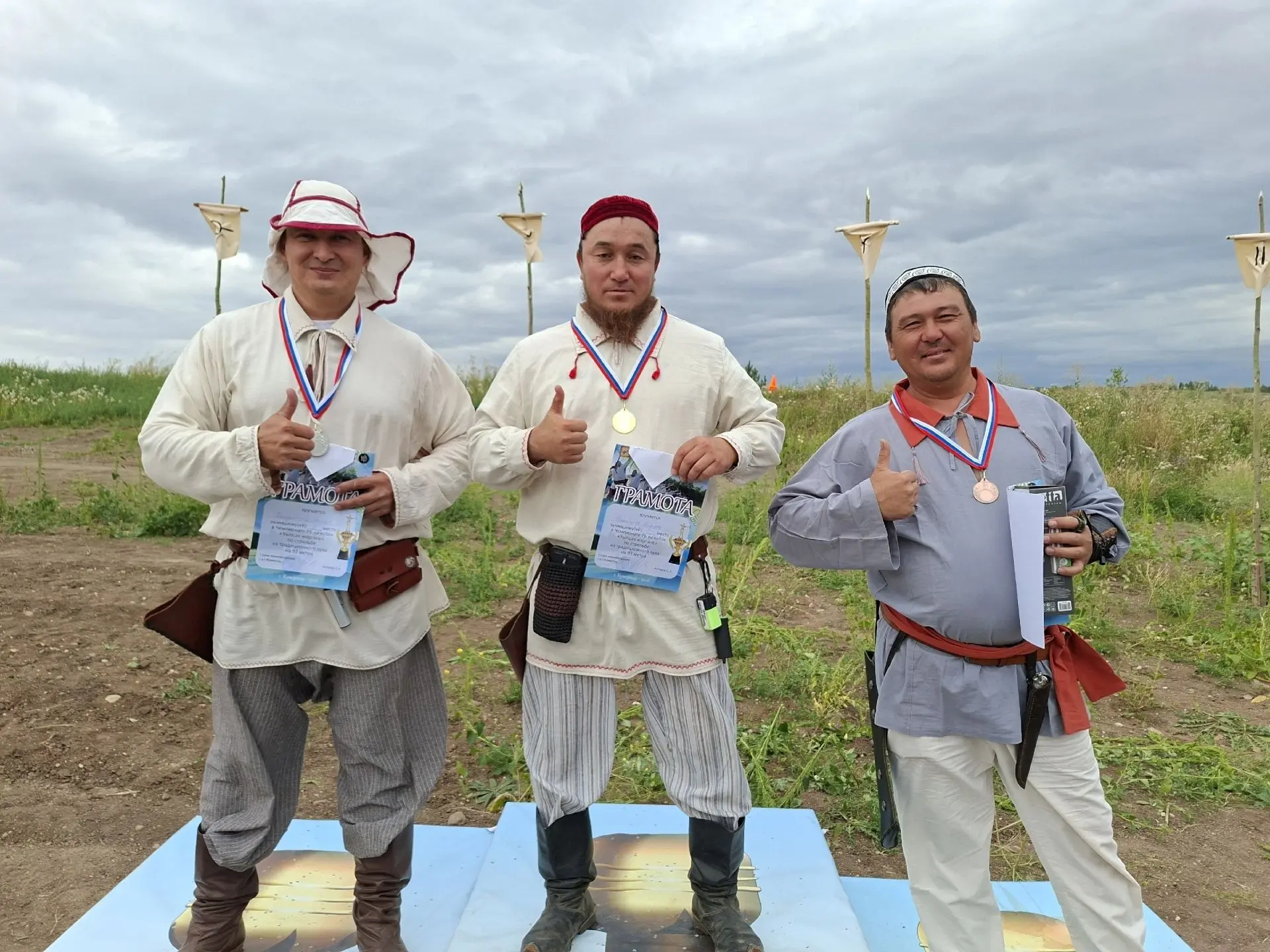В субботу на берегу бывшего угольного разреза в Кумертау прошёл первый чемпионат респуб...