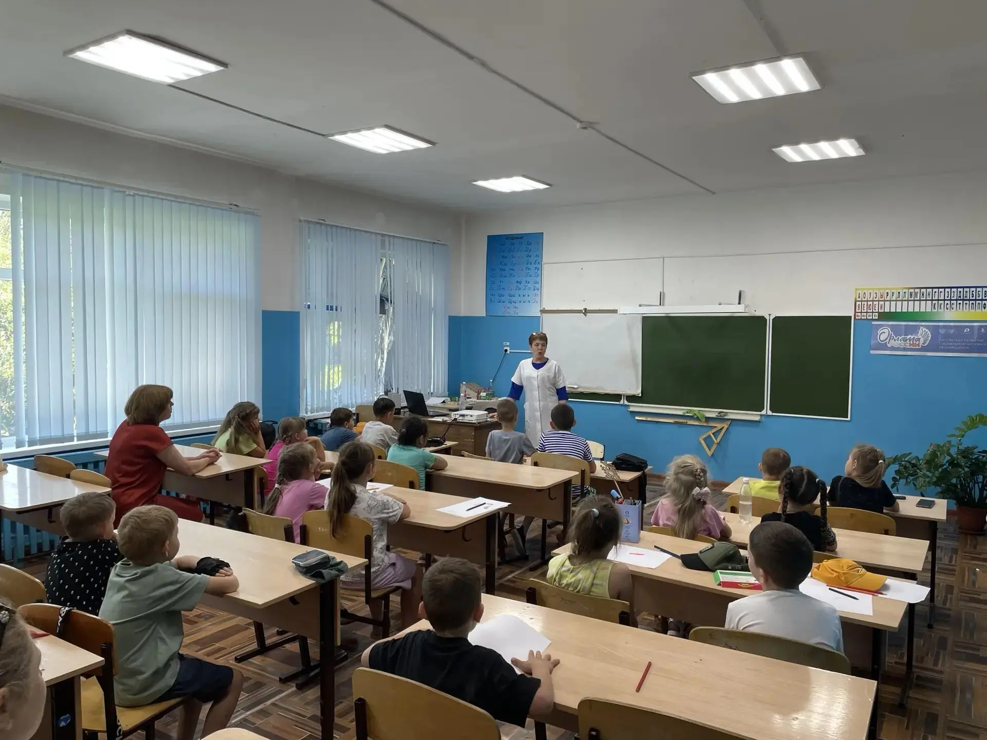 Лагерь "Улыбка" открыл свои двери с бодрой зарядки и знакомства с планами!

Сегодня в лагере "Улыбка