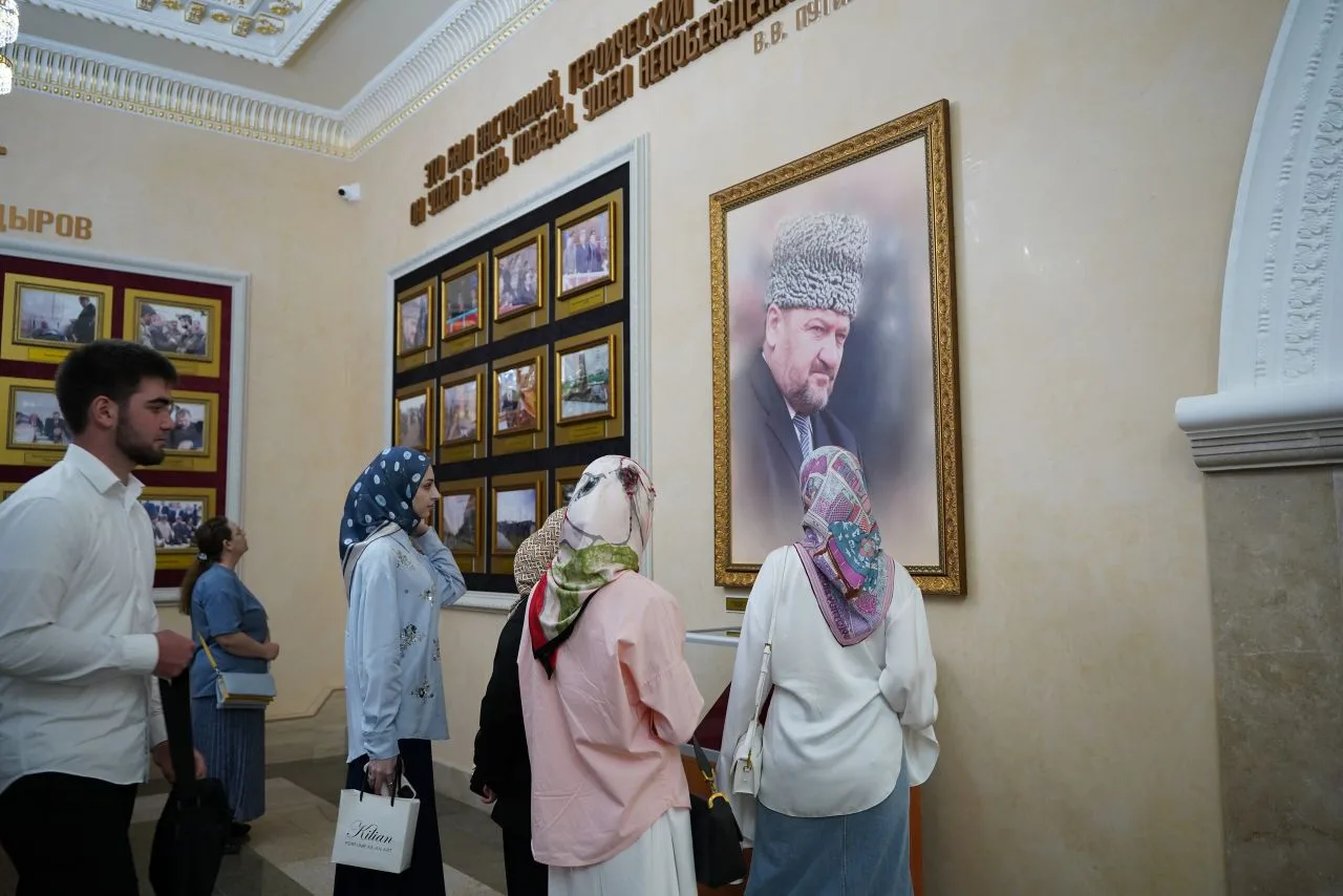 Для студентов ФСПО провели экскурсию в память о Первом Президенте ЧР, Герое России Ахма...