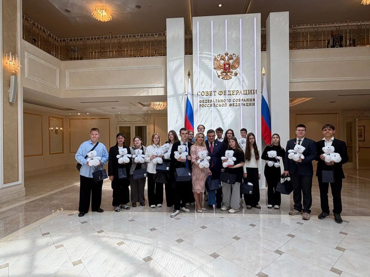 В #ДеньЗащитыДетей по многолетней традиции принимаем в #сенат делегацию юных земляков и...