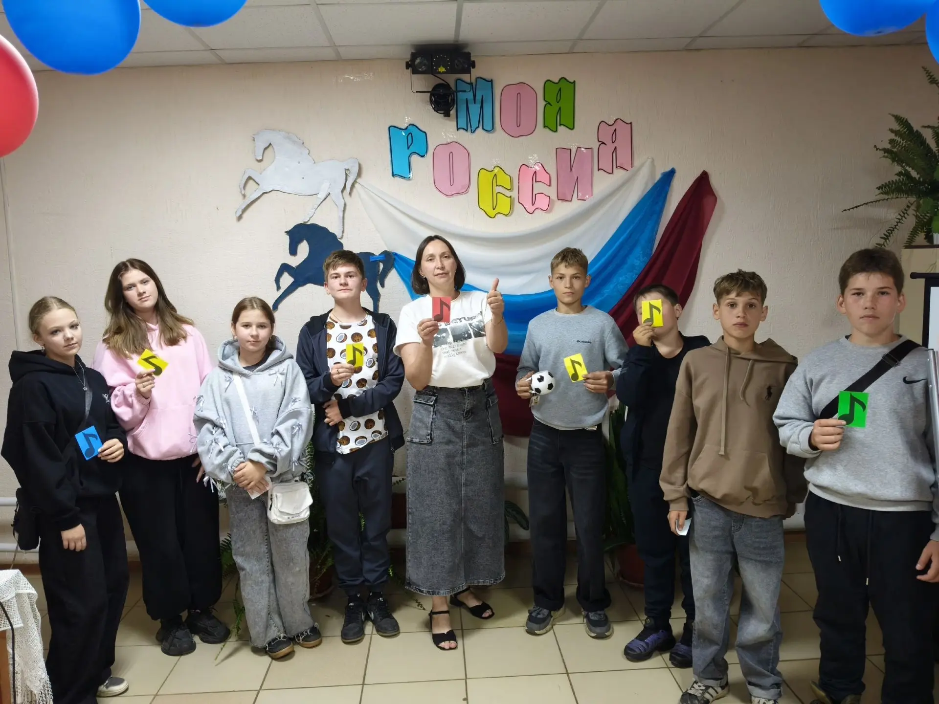 🌈🌈 Молодые, яркие, перспективные.

 Высокинский СДК совместно с библиотекой поздравляют вас с праз