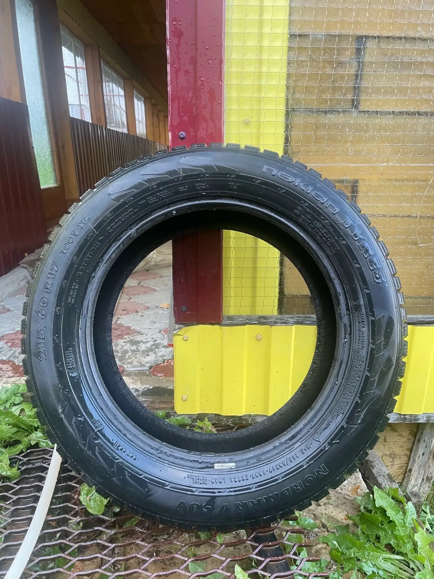 Продам зимнюю резину ,4 покрышки
