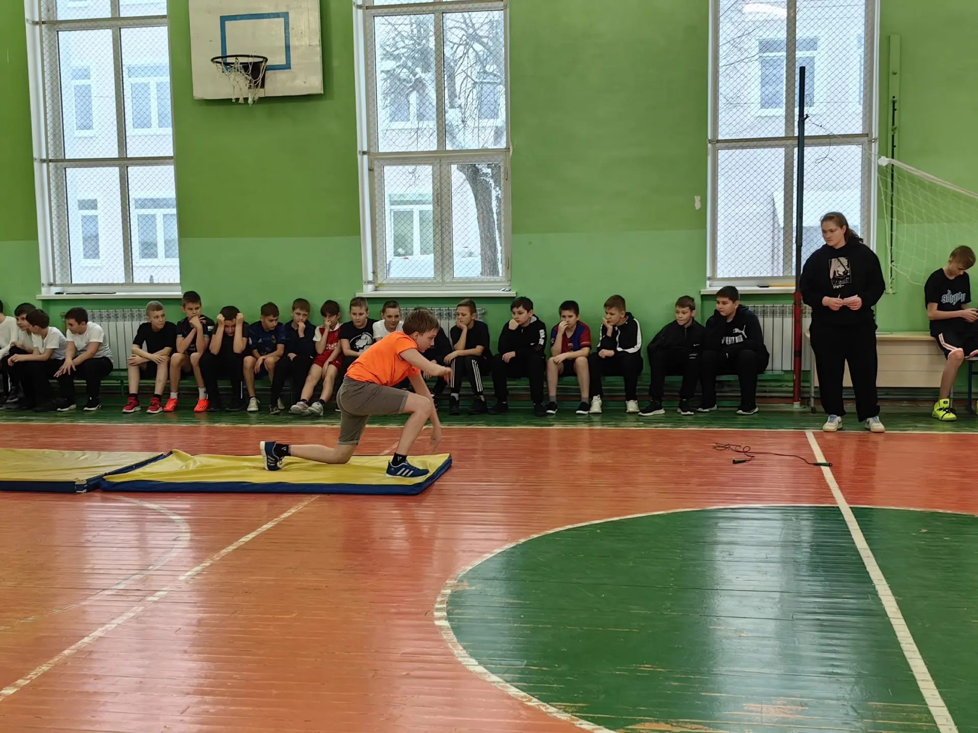🔊 Никакой теории - только практика! В нашей школе прошли соревнования, приуроченные ко Дню защитника